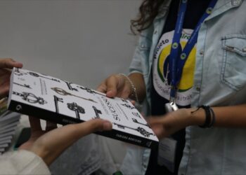 Turma de formandos do Projeto Uirapuru recebe presente especial