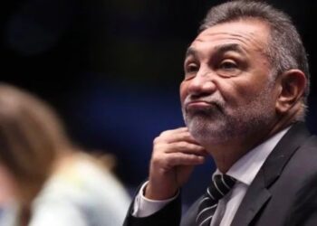 Ex-senador é procurado pela polícia por suspeita de assassinato