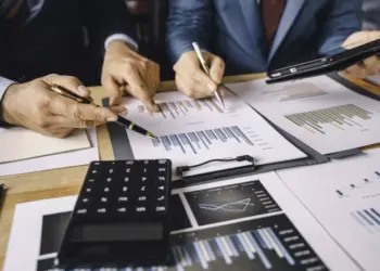 53% dos brasileiros acreditam que a economia vai melhorar nos próximos seis meses