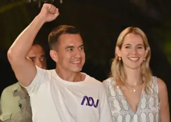 Jovem empresário se torna presidente no Equador