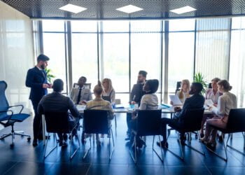 NEGÓCIOS: Escritórios de M&As abrem as portas para mercado de dívida 