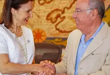 Mudança no discurso: Milei convida Lula para posse e fala em construção de laços 