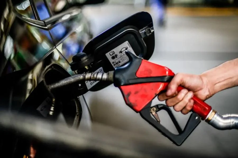 Após terceiro reajuste da Petrobras em 2025, diesel cai mais de 2,6% em maio