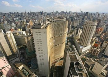 Na contramão dos millennials, jovens da geração Z preferem Região central de SP para compras e gastronomia, segundo pesquisa da Apecc