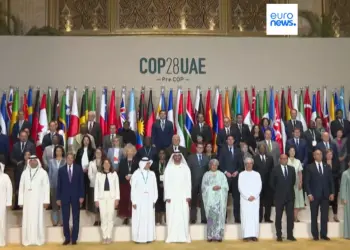 Diplomatas ucranianos negociam as alterações climáticas e a guerra da Rússia contra o seu país na COP28 em Dubai