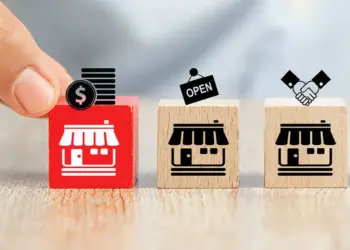 Empreendendo em 2024: conheça cinco franquias para investir o 13º