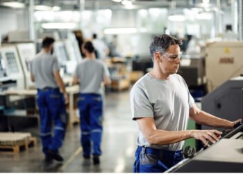 Processos ineficientes impedem 63,8% das indústrias de aumentar a produtividade, diz estudo