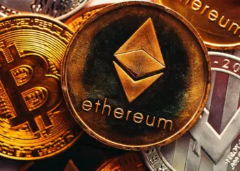 Ethereum avança e criptos do 1º escalão voltam a deslanchar