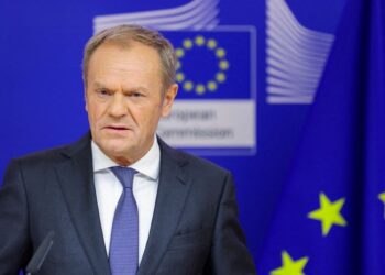 Parlamento da Polónia elege líder do partido centrista Donald Tusk como primeiro-ministro