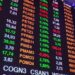 Ibovespa mantém estabilidade e fecha em alta; dólar avança no contexto global