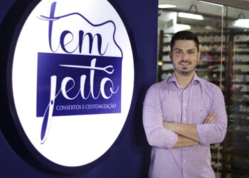 Empreendedor fatura mais de 1 milhão com rede de conserto e costura de roupas express