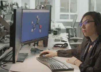 Microsoft e PNNL criam nova bateria com IA para acelerar descobertas científicas