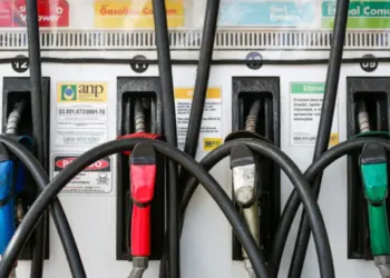 Gasolina recua 0,35% na 1ª quinzena de janeiro