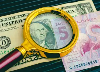 Dólar passa a cair, mesmo com dados fortes de emprego nos EUA