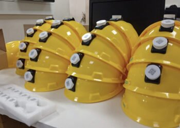 Startup cria dispositivo inovador que alerta trabalhadores em obras e fábricas de situações de risco