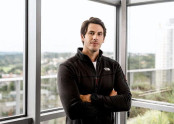 Devs que trabalham remotamente para empresas do exterior possuem excelente média salarial