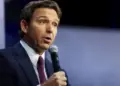 Ron DeSantis encerra campanha Presidencial e endossa Donald Trump para 2024