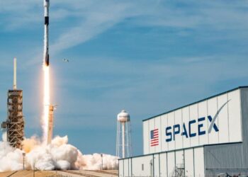 John Deere e SpaceX firmam acordo