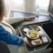 Companhia aérea implementa IA para combater o desperdício de alimentos