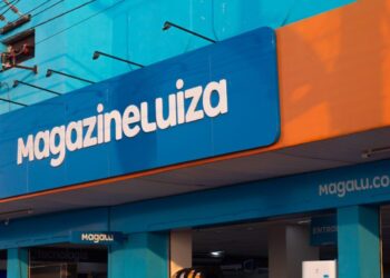 Magalu investe na educação de jovens brasileiros