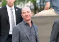 Jeff Bezos vende US$ 4 bilhões de ações da Amazon