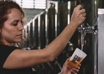 União feminina no mundo da cerveja