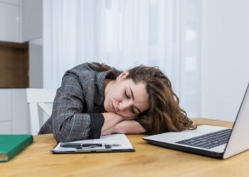 Pesquisa revela que 59% dos trabalhadores sentem estresse acima do ideal