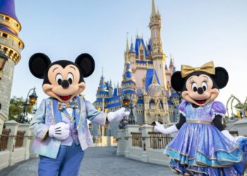 A Disney permitiu pausar seu processo federal contra o governador da Flórida