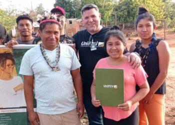 Tecnologia leva ensino superior para tribo indígena