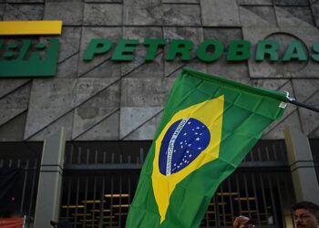 Petrobras tem semana decisiva sobre pagamentos de dividendos