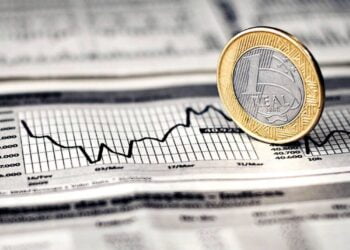 Economistas Revisam para Baixo Estimativa de Inflação de 2025, Mas Elevam Projeção de Crescimento do PIB