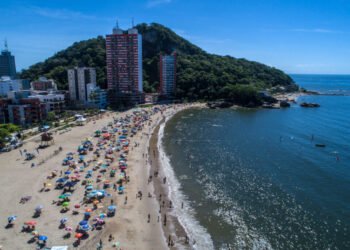 Senado retoma debate de PEC que pode privatizar praias