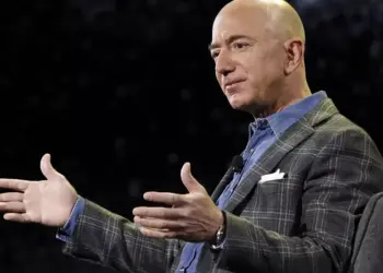 Jeff Bezos vende 1,1 milhão de ações da Amazon