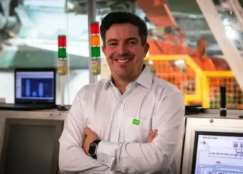 O operador de máquinas que ascendeu ao topo como CEO