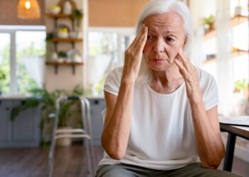 Mudanças biológicas no cérebro refletem indicadores da doença de Alzheimer, aponta estudo