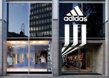 Adidas aumenta projeção de lucros para 2024