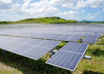 Nextron fecha investimento de 700 milhões em energia solar