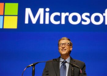 Treinamentos em tecnologia capacitam jovens no mercado