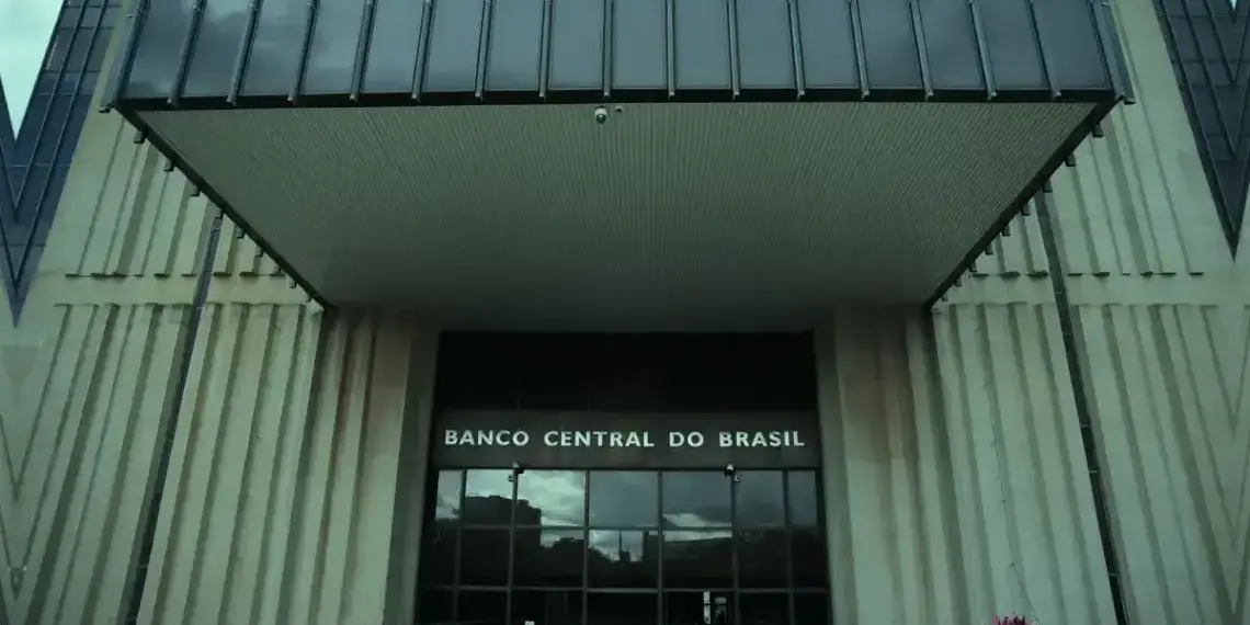 Economistas elevam projeção da inflação para 4%