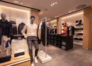 Hugo Boss corta projeção de vendas e ação desaba