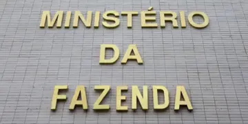 A Receita Federal revisou para baixo a projeção de contribuintes que serão impactados pela cobrança do imposto mínimo de 10%