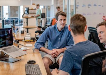 Geração Z domina 83% das buscas no Google e desafia marcas a repensarem suas estratégias digitais