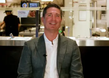 Starbucks escolhe Brian Niccol como CEO em meio à pressão de ativistas