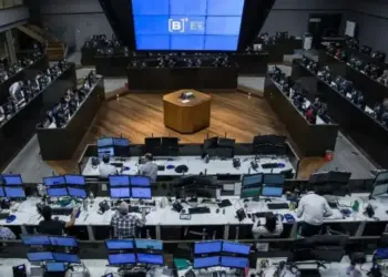 Ibovespa abre em alta após dia de pânico nos mercados