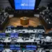 Ibovespa abre em alta após dia de pânico nos mercados