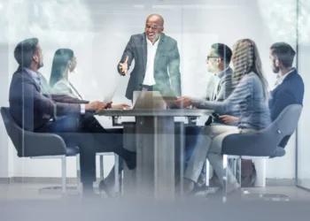 Metade dos executivos C-Level está fora do Linkedin