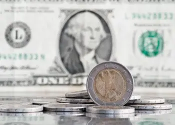 Investir em dólares protege patrimônio 