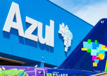 Azul tem prejuízo ajustado de R$ 744 milhões