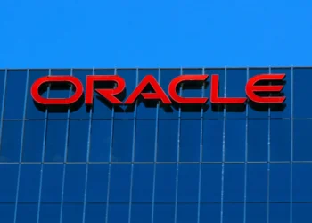 Ações da Oracle sobem à medida que a demanda por cloud aumenta