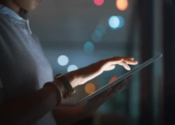 Connectly capta R$ 110 milhões para expandir sua IA conversacional